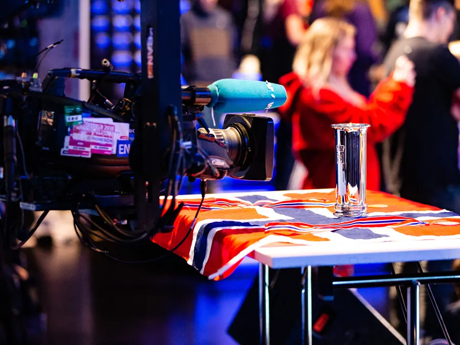 nm-veka_dag-_oliver-2970jpg_43222017825_o%20(1)